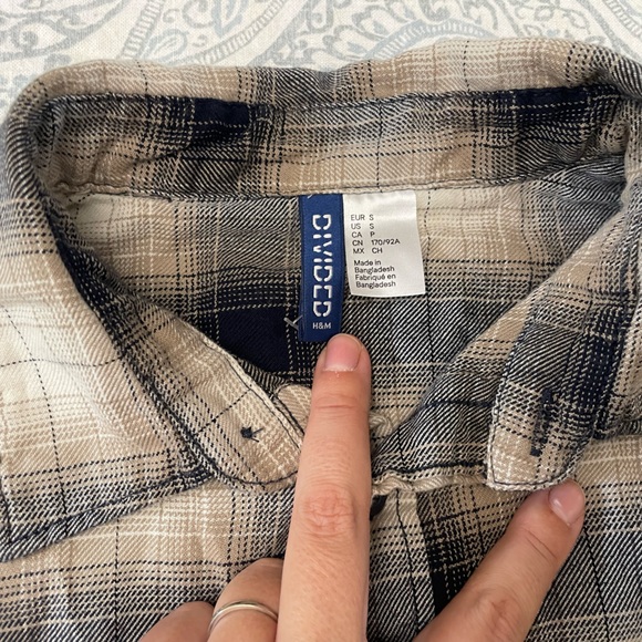 ❗️Last Chance❗️ H&M DIVIDED Plaid Longsleeve - Picture 10 of 10